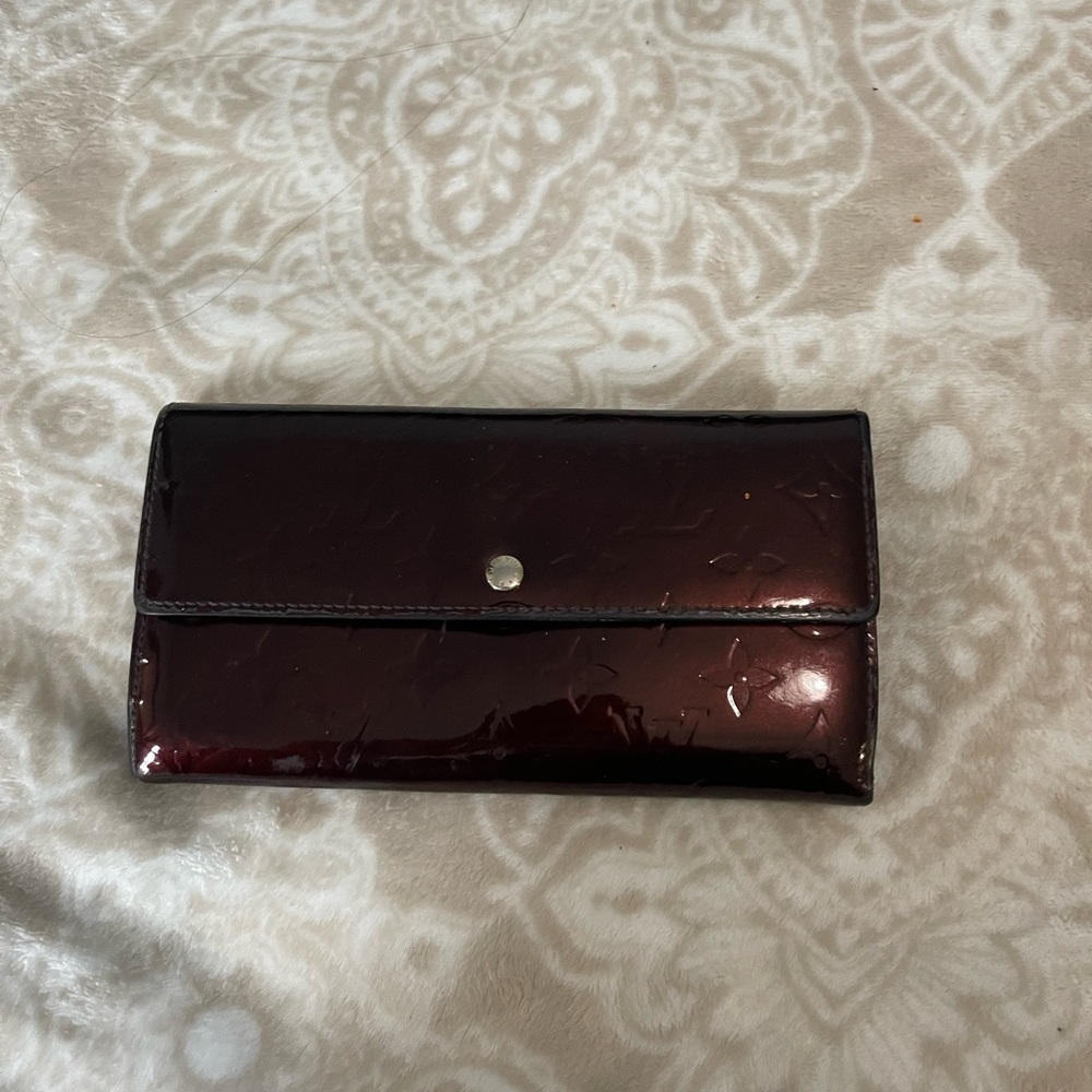 Louis Vuitton Sarah wallet monogram vernis purple — with COA